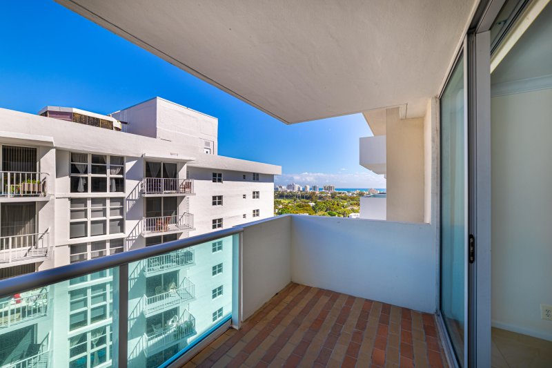 Comprar apartamento en Mirador North Tower 1521