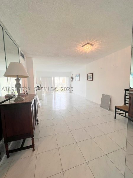 Apartment for rent at Arlen House 915