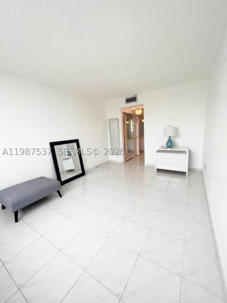 Apartment for rent at Arlen House 915