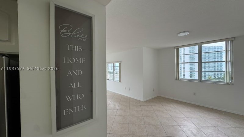 Apartment for rent at Arlen House 915