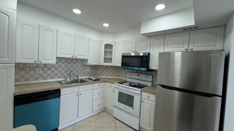 Apartment for rent at Arlen House 915