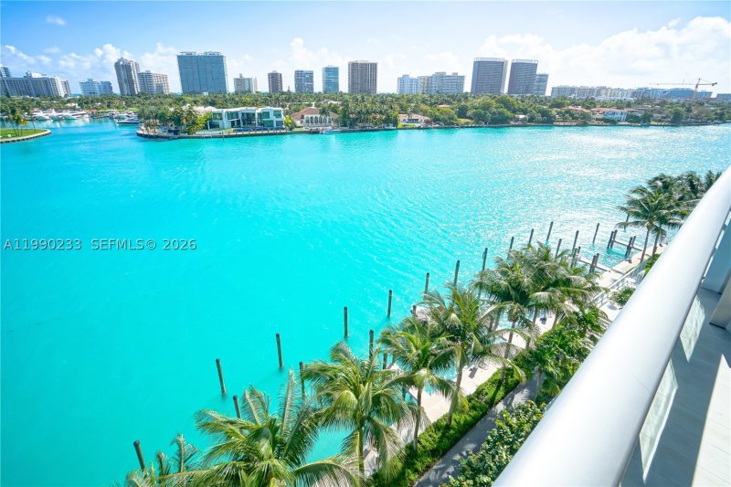 Comprar apartamento en Sereno at Bay Harbor 601