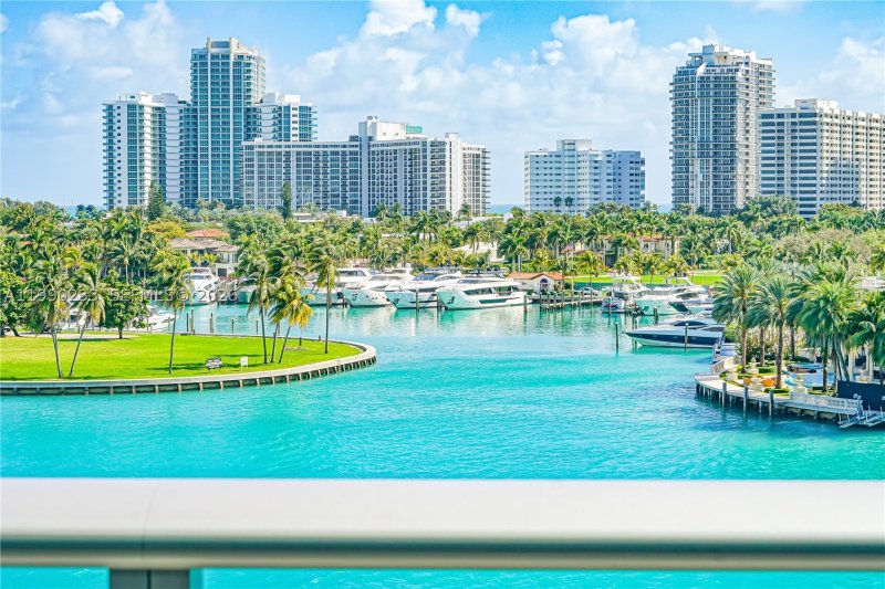Comprar apartamento en Sereno at Bay Harbor 601