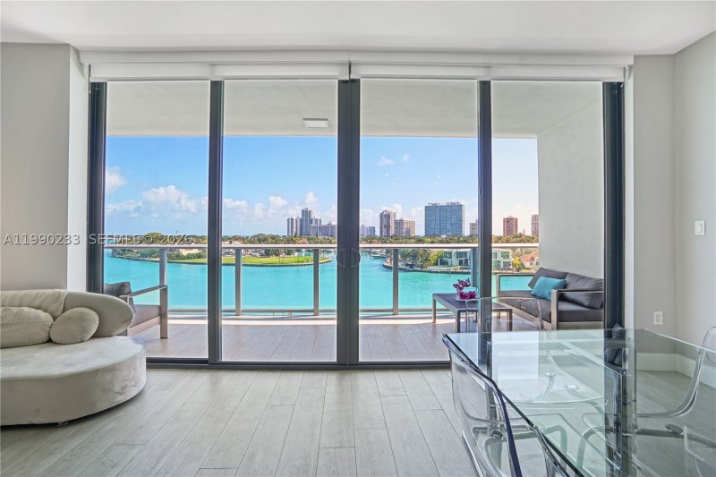 Comprar apartamento en Sereno at Bay Harbor 601
