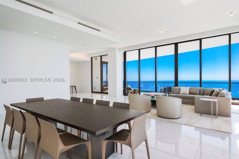 Comprar apartamento no The Estates at Acqualina 4507