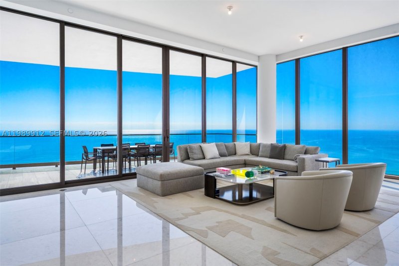 Comprar apartamento no The Estates at Acqualina 4507