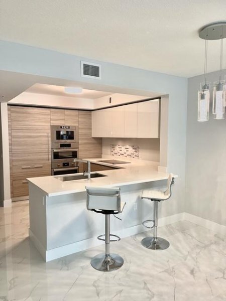 Comprar apartamento en Parque Towers at St. Tropez 5-703