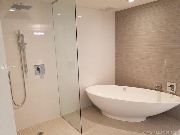 Comprar apartamento en Parque Towers at St. Tropez 5-703