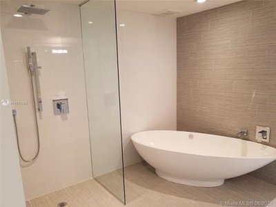 Comprar apartamento en Parque Towers at St. Tropez 5-703