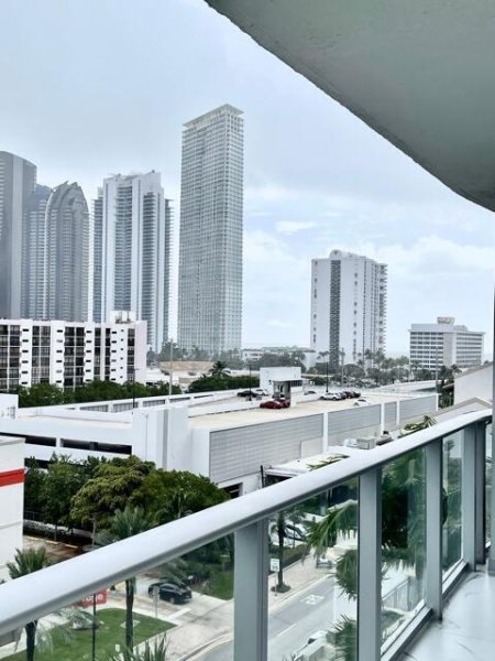 Comprar apartamento en Parque Towers at St. Tropez 5-703