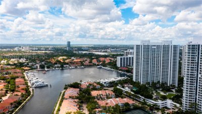 Comprar apartamento no Atlantic Three at The Point 401