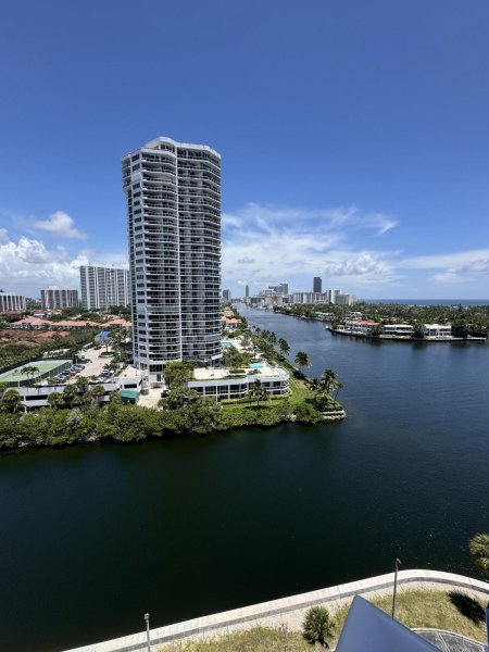 Apartment for rent at Waterview 1442