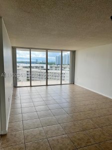 Comprar apartamento en Del Prado Aventura 903