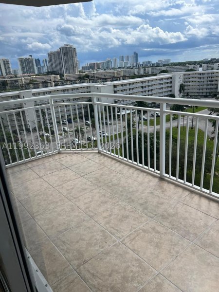 Comprar apartamento en Del Prado Aventura 903
