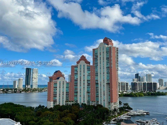 Alquiler de apartamento en Parc Central Aventura 1916