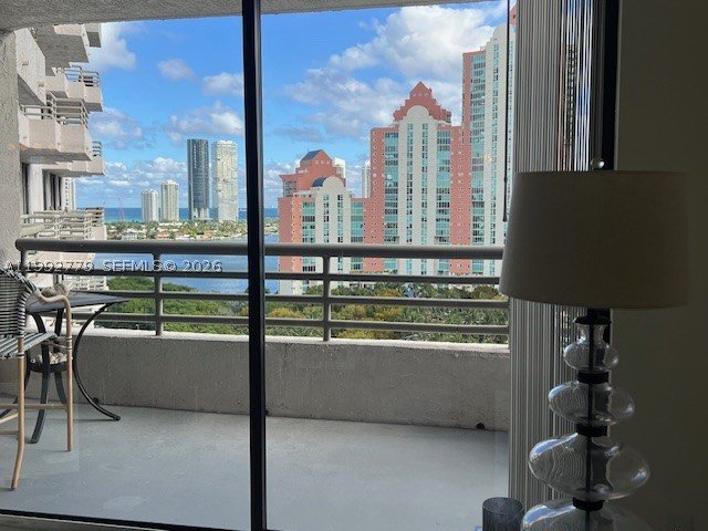 Alquiler de apartamento en Parc Central Aventura 1916