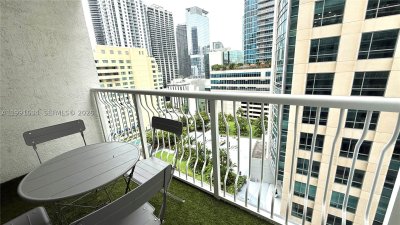 Comprar apartamento no The Club At Brickell Bay 2216