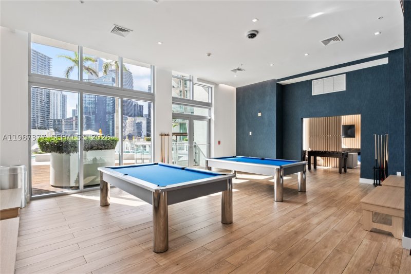 Condo for sale at The Ivy 4301