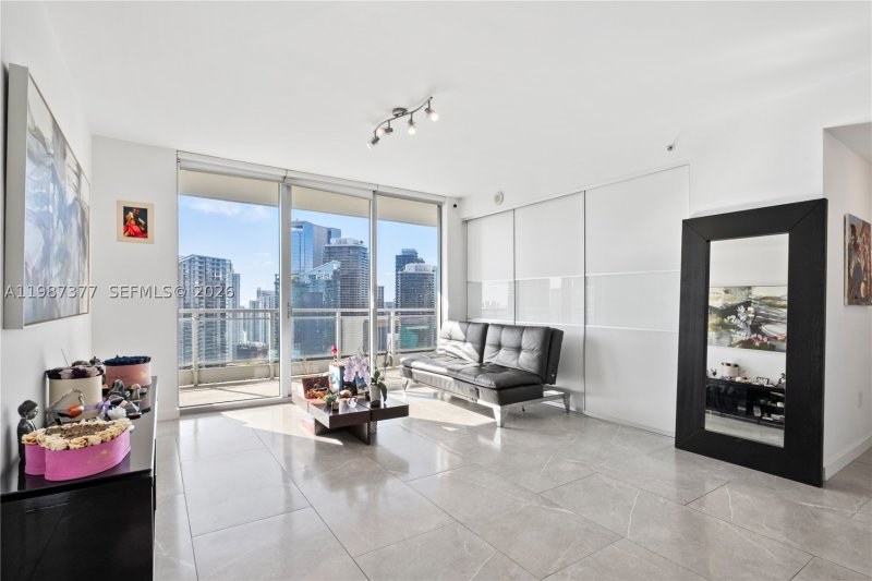 Condo for sale at The Ivy 4301
