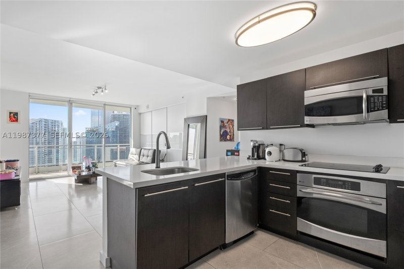 Condo for sale at The Ivy 4301