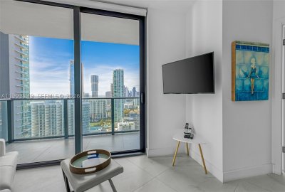 Aluguel de apartamento no Paraiso Bayviews 2407