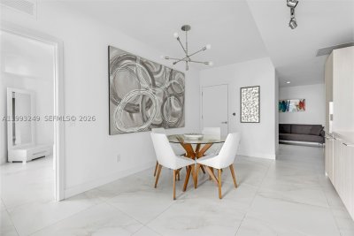 Aluguel de apartamento no Paraiso Bayviews 2407