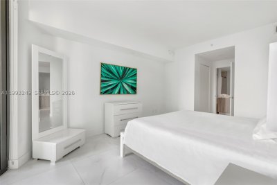 Aluguel de apartamento no Paraiso Bayviews 2407