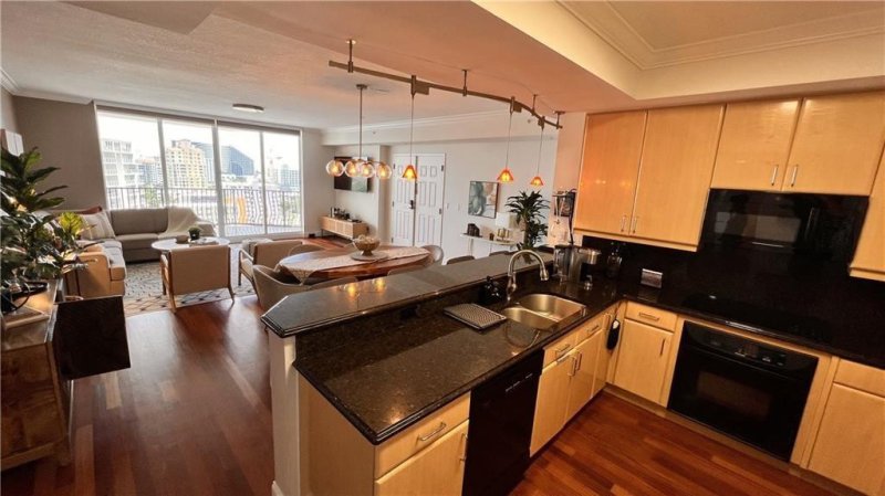 Condo for sale at Jackson Tower 1403f