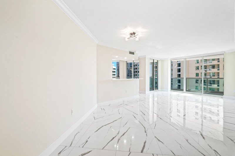Condo for sale at Watergarden 1509