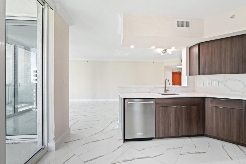Condo for sale at Watergarden 1509