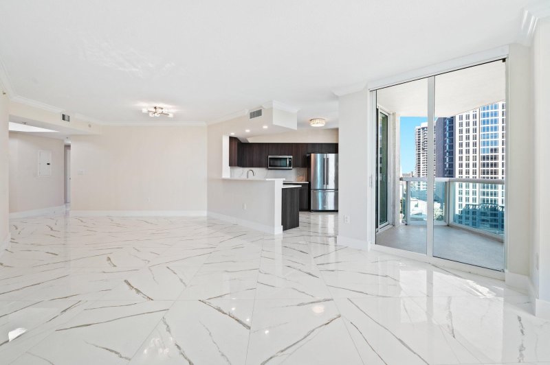 Condo for sale at Watergarden 1509