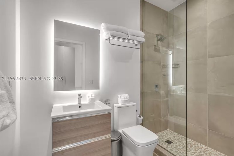 Condo for sale at Smart Brickell III 202