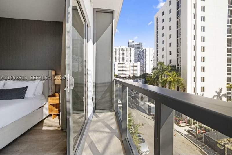 Condo for sale at Smart Brickell III 202