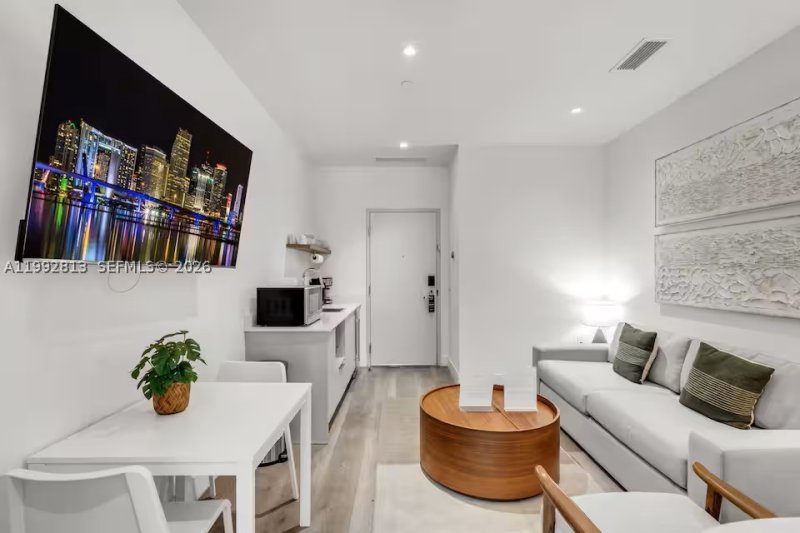Condo for sale at Smart Brickell III 202