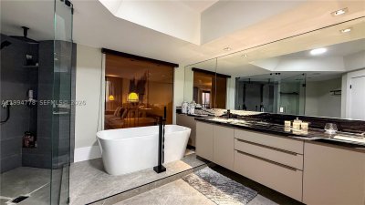 Aluguel de apartamento no 2000 Williams Island 2404