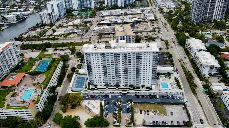 Condo for sale at Berkley South 4L