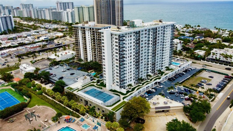 Condo for sale at Berkley South 4L