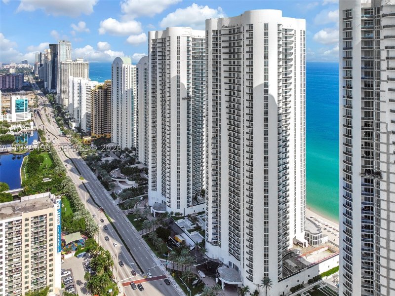Alquiler de apartamento en Trump Tower Two 2405