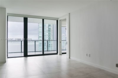 Comprar apartamento no Paraiso Bay Miami 2104