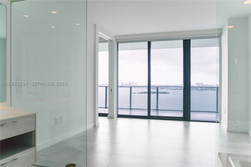 Comprar apartamento en Paraiso Bay Miami 2104