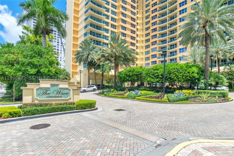 Alquiler de apartamento en The Wave Condo 1521