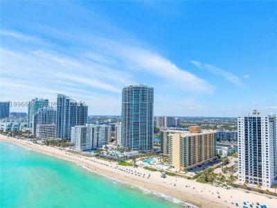 The Wave Condo Apt #1521