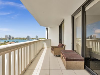 Aluguel de apartamento no 2000 Williams Island 1203