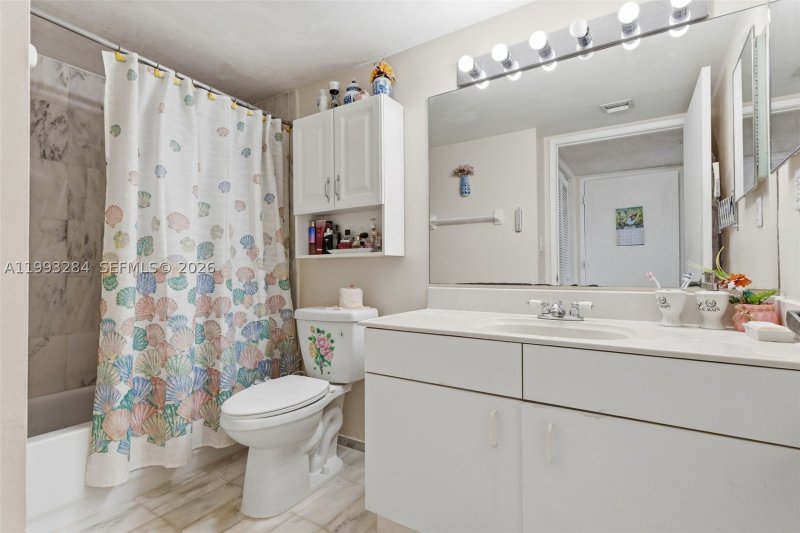 Condo for sale at West Bay Plaza 1205