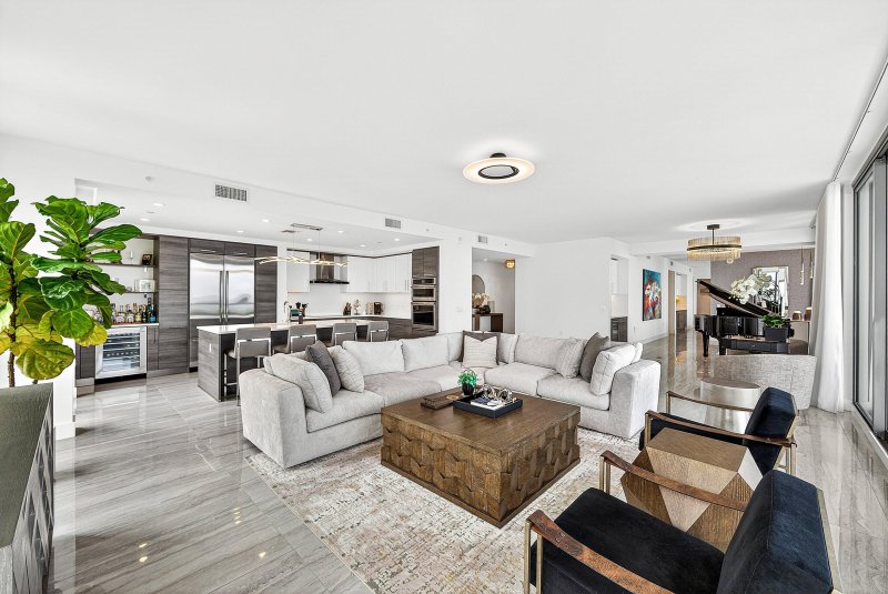 Condo for sale at 100 Las Olas 4301