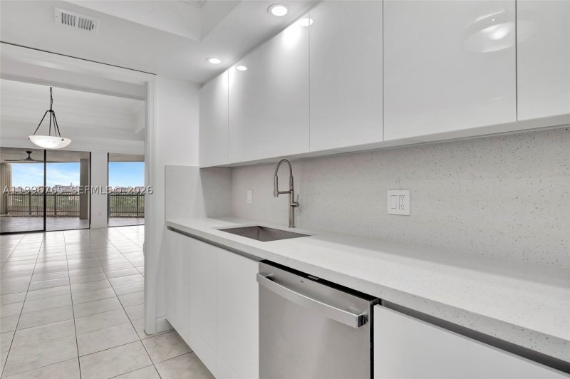 Condo for sale at Yacht Harbour 16G