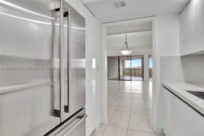 Comprar apartamento no Yacht Harbour 16G
