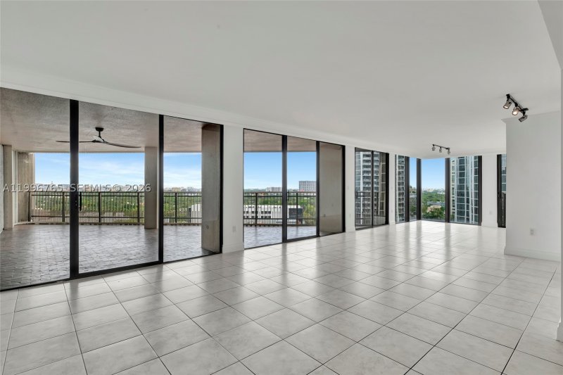 Condo for sale at Yacht Harbour 16G