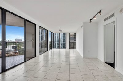 Yacht Harbour Apt #16G