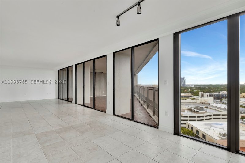 Condo for sale at Yacht Harbour 16G